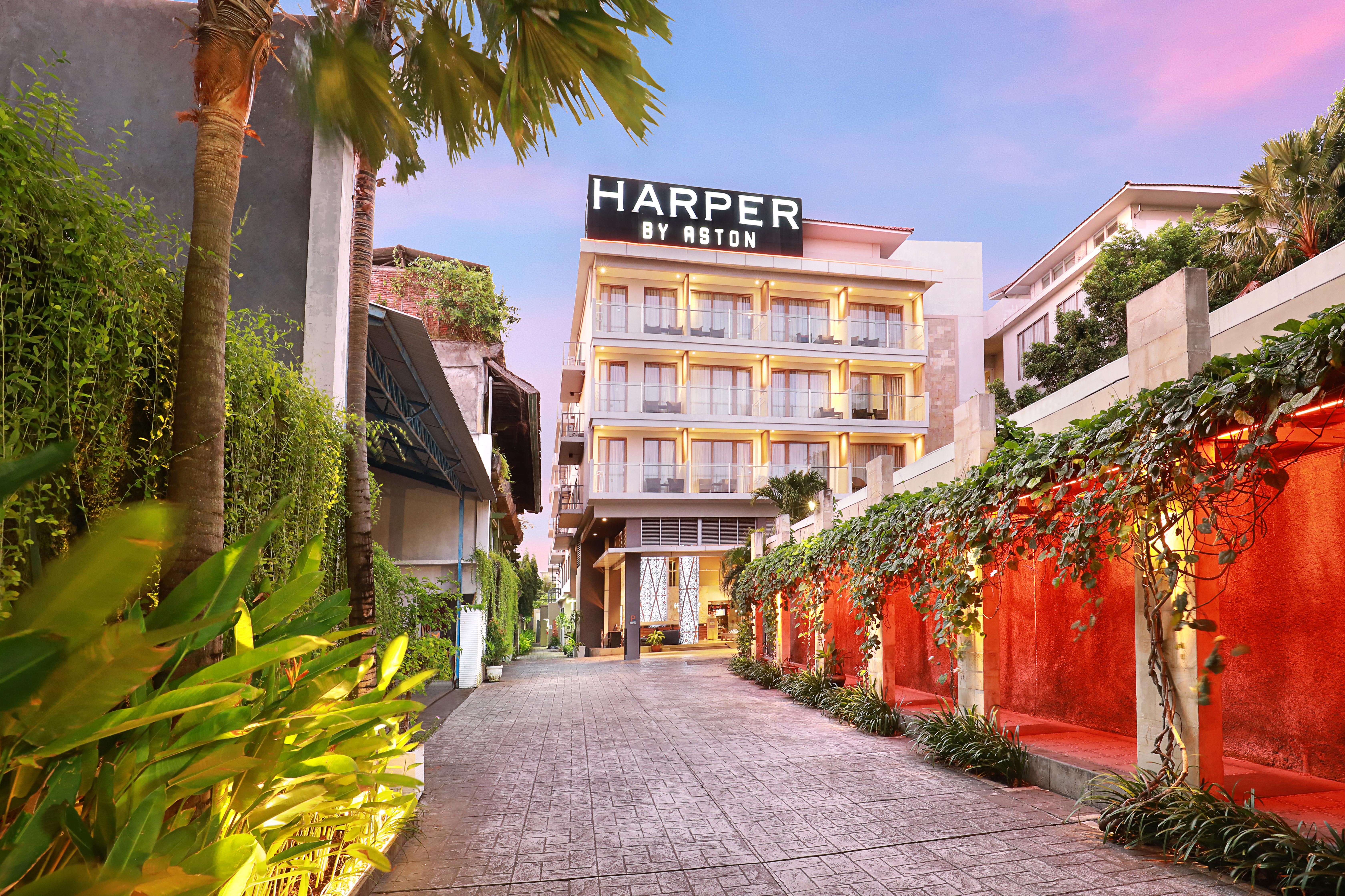 Harper Kuta Hotel By Aston Legian Dış mekan fotoğraf